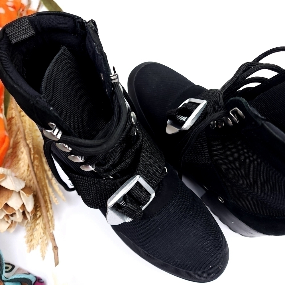 Steve Madden Sz 8.5m Black Platform Boots - Picture 12 of 13